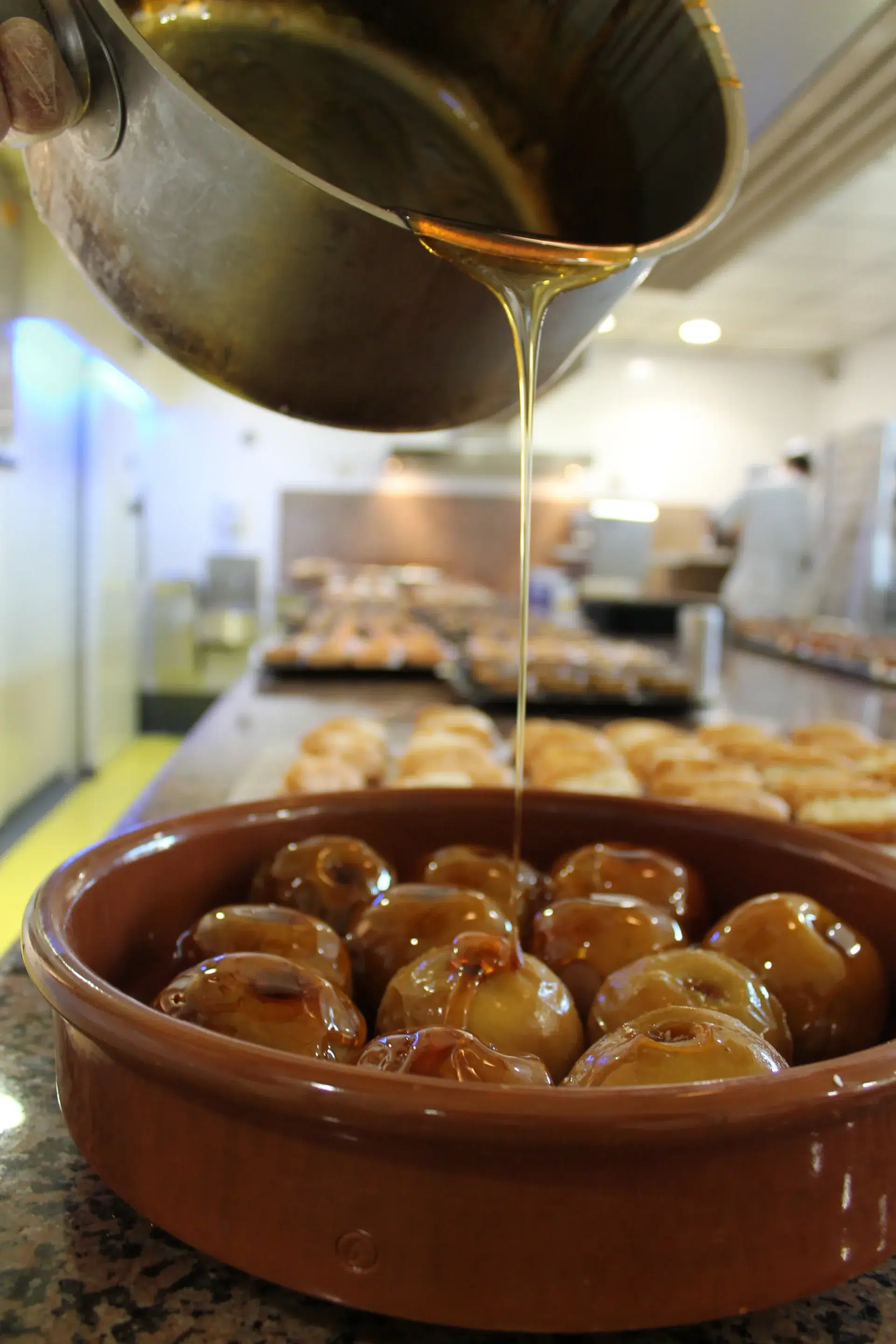 <p>Caramelised baked apples</p>
